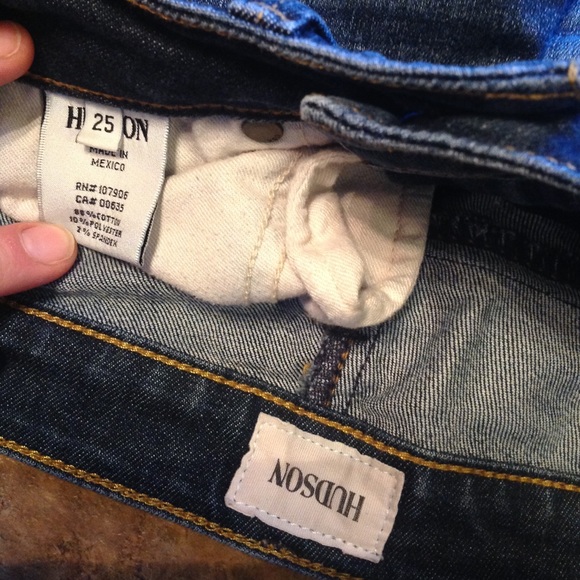 Hudson‎ Cuff Jeans. Size 25. - Picture 2 of 4